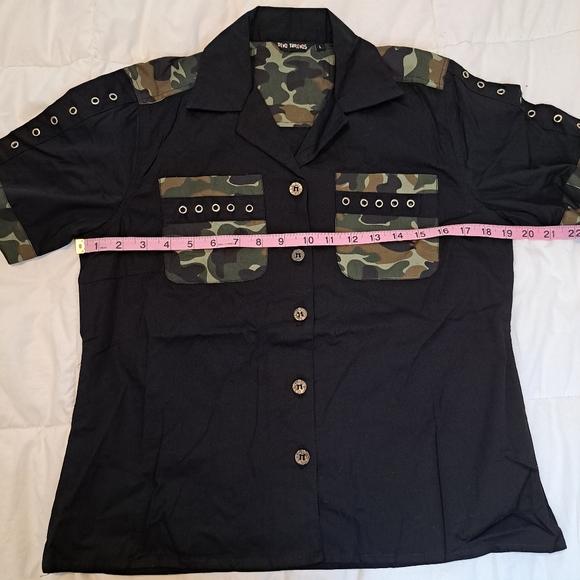 Dead Threads Womens L Shirt Goth Black Camouflage Button Down Short Sleeve - Picture 8 of 12